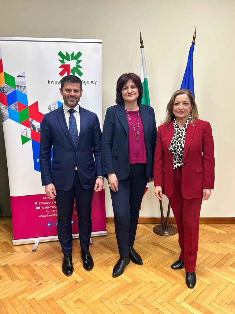 c0d28b56-d83e-4b92-867e-07ce674ae019