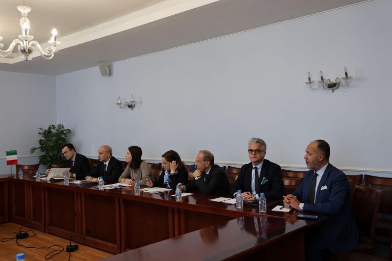 d5e4918e-f43c-4d26-b000-0c35f155360c