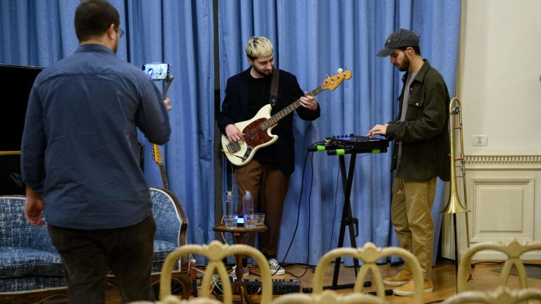 e61b5bc1-7387-465a-8712-58ea769f1d1d