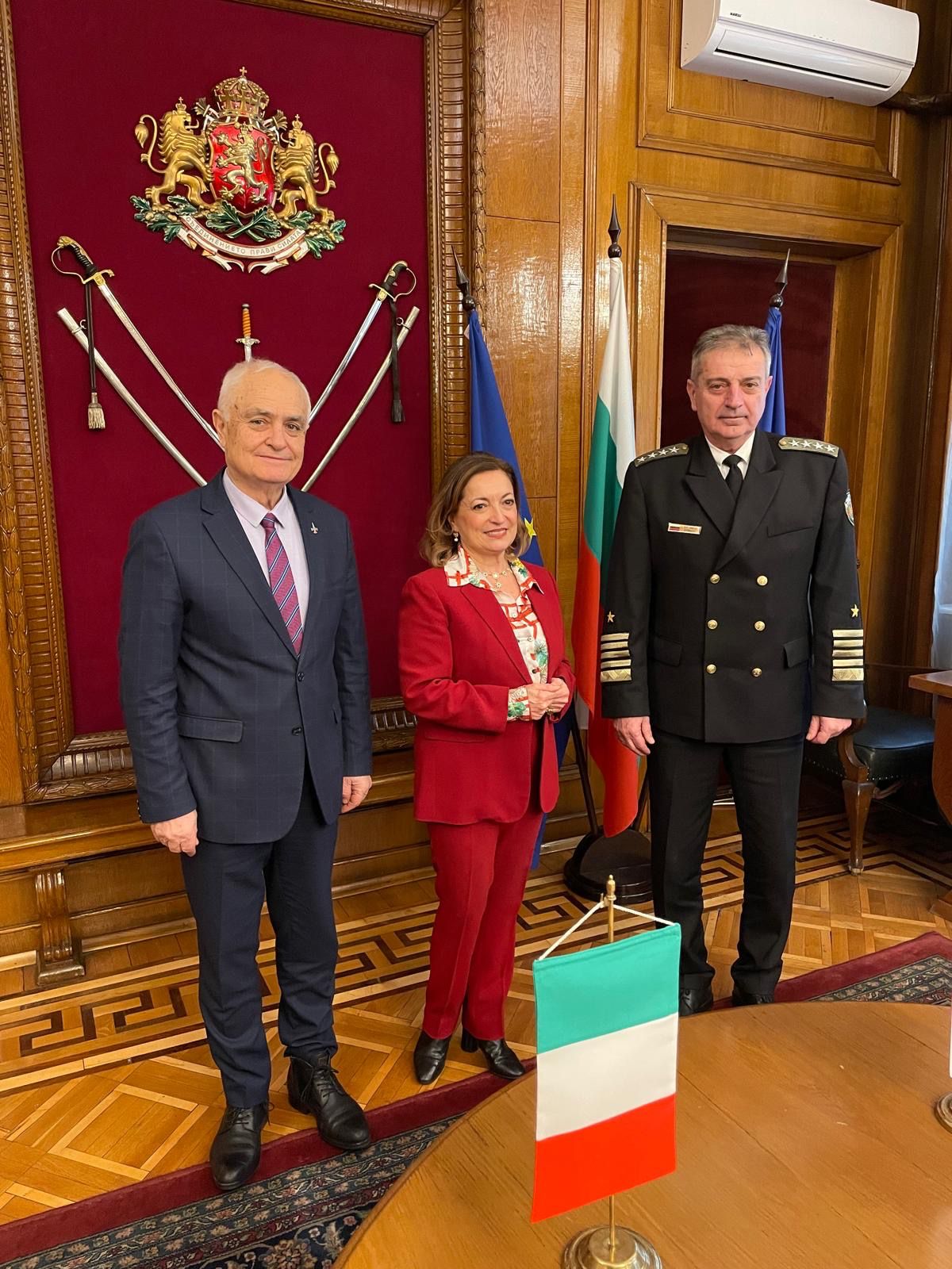 d3f110bd-a684-4a28-9963-f1c4fd18239e