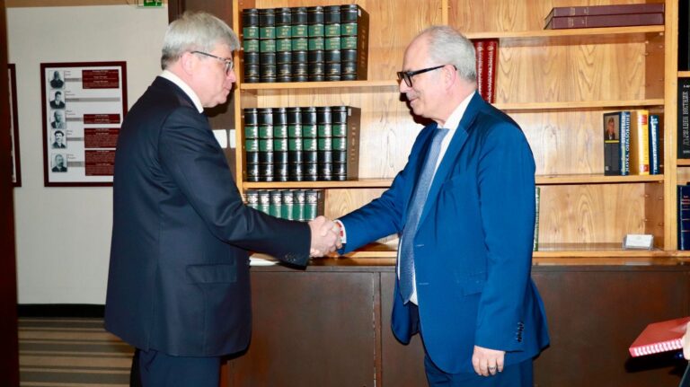 9aab930d-c125-40c9-9ed2-16fa7edf0b50